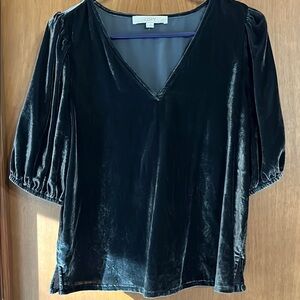 LOFT Women's Black Velvet Top size small